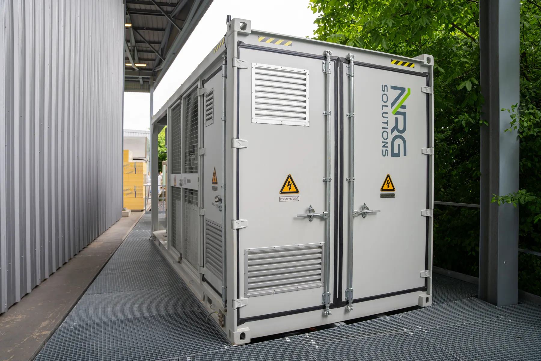 Accumulo a batteria in un container NRG presso la sede di SABAG a Rothenburg (LU)