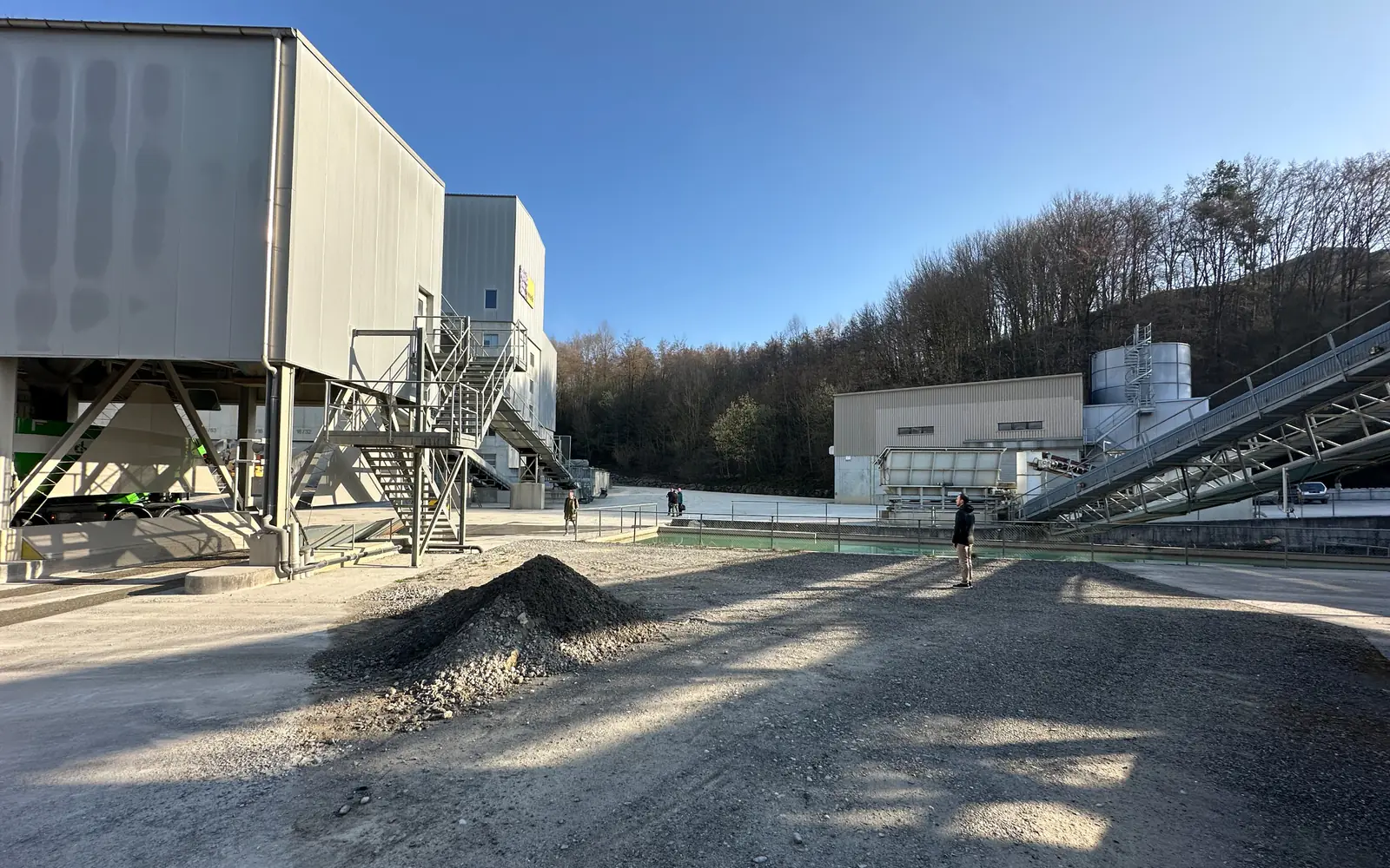 Beim Kieswerk der Gemeinde Eschenbach entsteht der Batteriespeicher mit 15 MWh Kapazität.